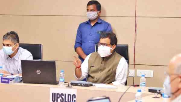 '17 रुपए/यूनिट खरीद रहे हैं, प्लीज अनावश्यक इस्तेमाल ना करें', बिजली संकट पर बोले यूपी के ऊर्जा मंत्री