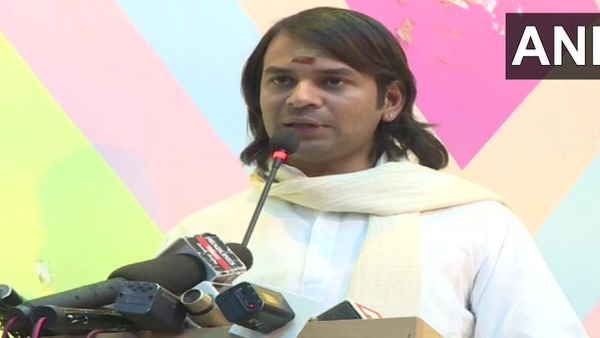 तेज प्रताप का बड़ा आरोप, बोले- मेरे पिता लालू यादव को दिल्ली में बंधक बनाकर रखा गया