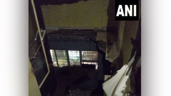 महाराष्ट्र के ठाणे में बड़ा हादसा, बिल्डिंग का स्लैब गिरने से एक शख्स की मौत, दो घायल