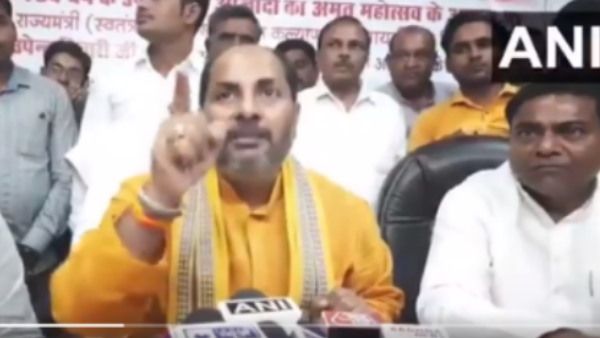 योगी के मंत्री उपेंद्र तिवारी का बेतुका बयान, बोले- 95% लोगों को पेट्रोल की आवश्यकता नहीं होती है