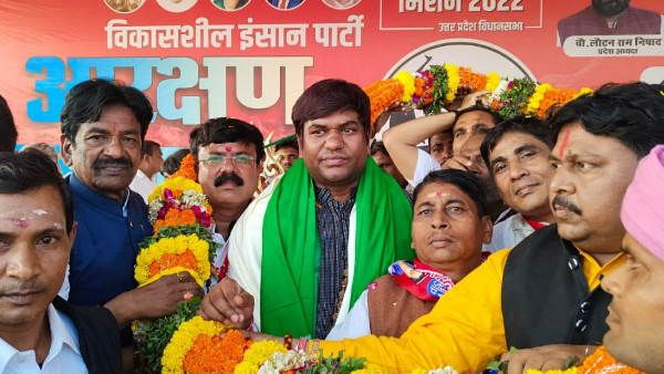 क्या यूपी चुनाव में अखिलेश-राजभर गठबंधन की काट है भाजपा की VIP? मुकेश सहनी आए तो सपा-कांग्रेस ने साधा निशाना