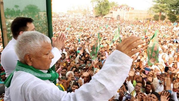 कांग्रेस नेता को 'भकचोन्हर' कहने वाले लालू यादव को अब कांग्रेस का साथ क्यों चाहिए?
