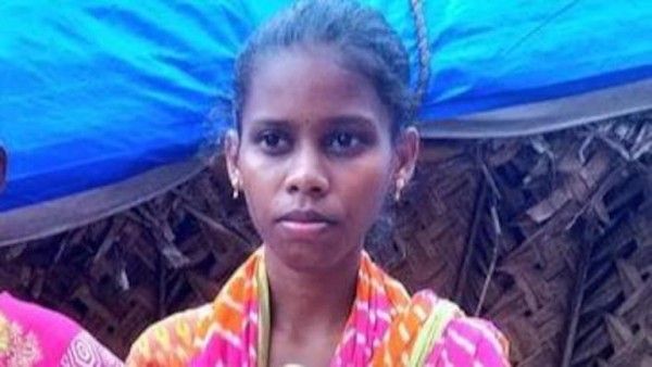 अपने गांव में 12वीं करने वाली पहली आदिवासी लड़की ने नीट की परीक्षा में भी मारी बाजी