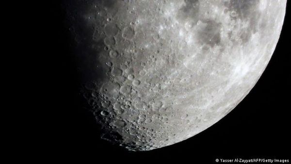 नासा को चाहिए आइडिया चांद पर कैसे लगेगा परमाणु संयंत्र