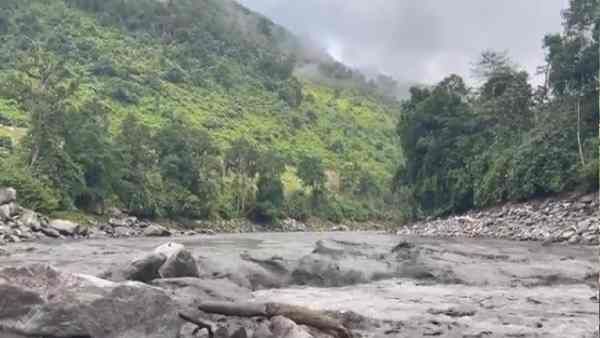 खतरे की घंटी! अरुणाचल में कामेंग नदी का पानी अचानक हुआ काला, जानिए एक्सपर्ट क्या कह रहे हैं ?