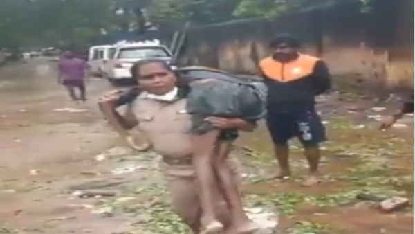 चेन्‍नई में महिला इंस्‍पेक्‍टर ने जिस युवक को कंधे पर उठाकर अस्‍पताल पहुंचाया, जानें कैसी है उसकी हालत