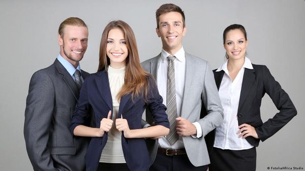 पद और वेतन के मामले में जर्मनी में महिलाएं पुरुषों से आगे