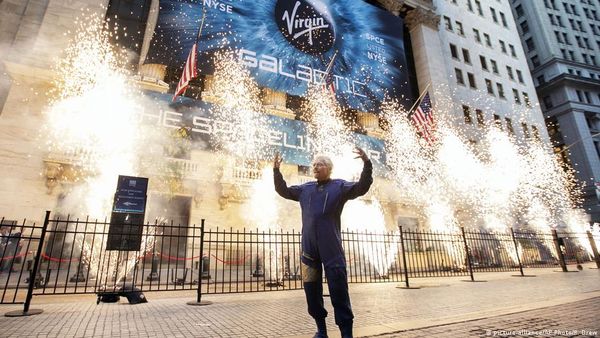 मां-बेटी बनेंगी वर्जिन गैलेक्टिक की पहली अंतरिक्ष सैलानी