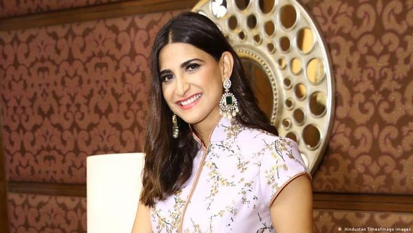 नेटफ्लिक्स का शो ‘कॉल माई एजेंट': फिल्मी हस्तियों का ऐसा मजाक!