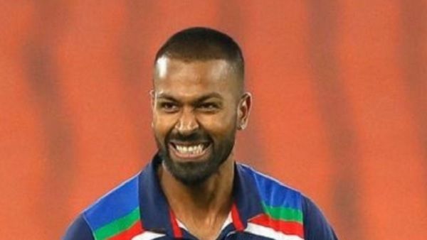 Hardik Pandya: हार्दिक पंड्या के पास मिलीं 5 करोड़ की 2 घड़ियां, कस्टम विभाग ने की जब्त