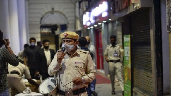 कनॉट प्लेस में सिरफिरे ने फैलाई दहशत, शोरूम को बम से उड़ाने की धमकी देने वाला गिरफ्तार