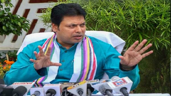 त्रिपुरा: सीएम बिप्लब देब ने UAPA मामलों की समीक्षा के दिए आदेश, वकील-पत्रकारों के खिलाफ दर्ज हैं केस