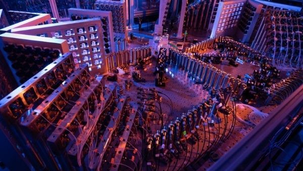 चीन के लिए बल्लेबाजी करती इलेक्ट्रॉनिक कंपनियां, ड्रैगन ने कैसे खत्म कर दिया भारत का इलेक्ट्रॉनिक मार्केट?