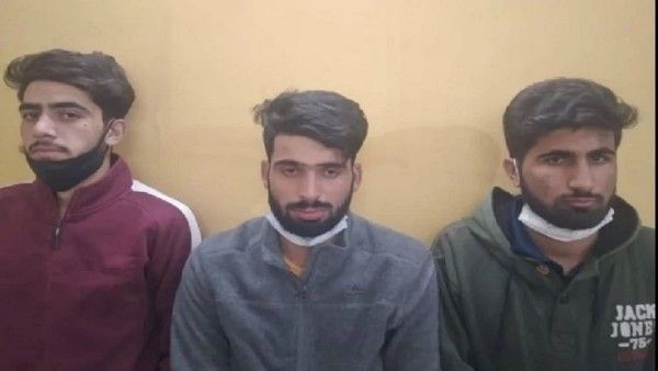 जम्मू-कश्मीर छात्र संघ ने PM मोदी को लिखा पत्र, की कश्मीरी छात्रों के खिलाफ देशद्रोह का मामला बंद करने की मांग