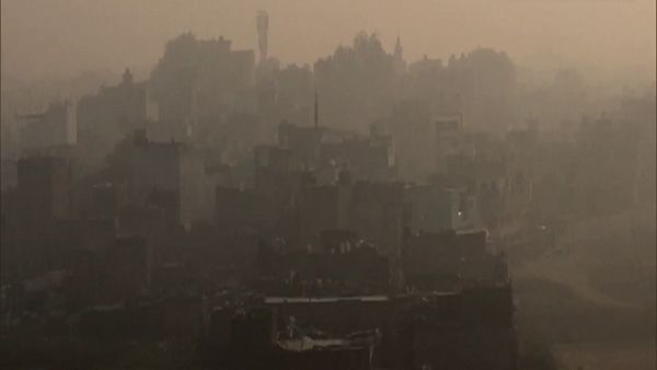 सरकार ने दी प्रदूषण मामले में राहत, मेडिकल, फैक्ट्रियों समेत 8 तरह के संस्थानों में डीजी सेट चलाने की अनुमति