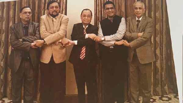 अयोध्या पर फैसला: उस शाम जस्टिस रंजन गोगोई सभी जजों को 5-स्टार होटल लेकर क्यों गए थे ? जानिए