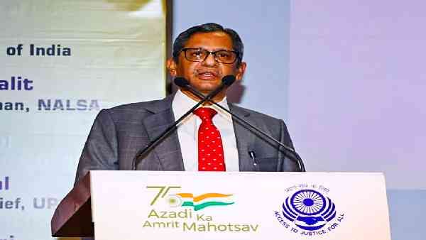 'विचारधारा या सत्ता से प्रभावित होने से' बचना चाहिए- पत्रकारों से और क्या बोले CJI रमना ? जानिए