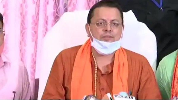 सीएम धामी का आरोप- चुनावी फायदे के लिए कांग्रेस लगा रही है बिपिन रावत के कटआउट