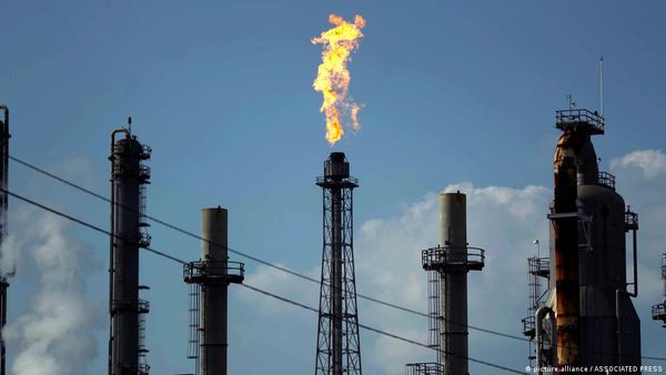 जलवायु परिवर्तन ने दुनिया के तेल और गैस भंडारों को खतरे में डाला: शोध