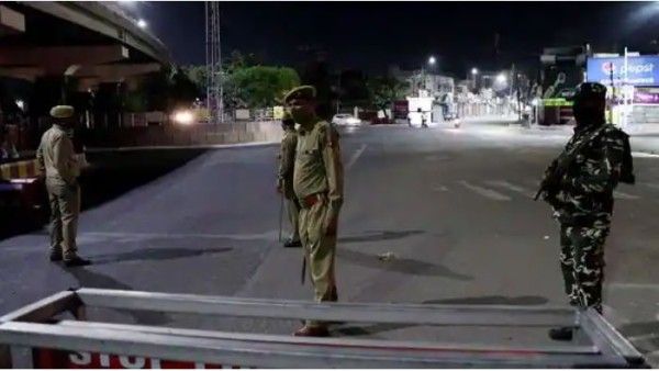 मुंबई में आतंकी हमले का खतरा, रेड अलर्ट जारी, सभी पुलिसकर्मियों की छुट्टियां रद्द