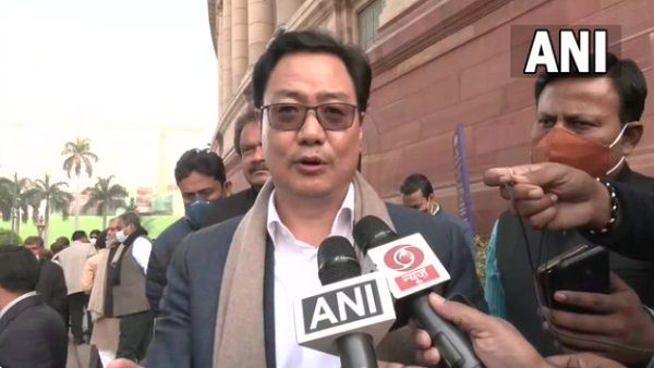 आधार को वोटर कार्ड से जोड़ने वाला विधेयक लोकसभा से पास, किरण रिजिजू बोले- विपक्ष अफवाह ना फैलाए