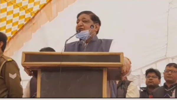 भाजपा नेता नरेश अग्रवाल ने पासी समाज से कहा- योगी जी से मिले फ्री राशन बेचो, पैसे से कभी-कभी मूड भी बनाओ