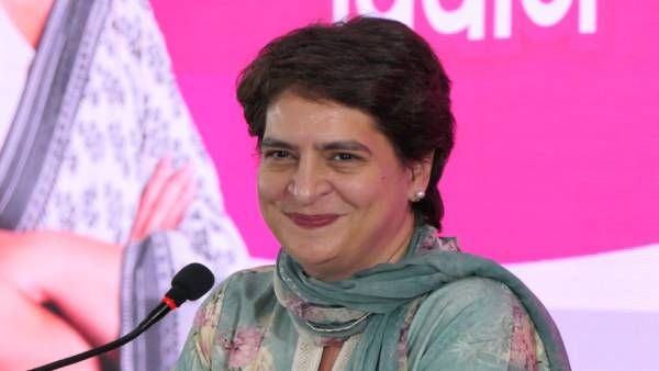 प्रियंका ने मोदी सरकार को बताया स्त्री विरोधी, कहा-विजय दिवस पर इंदिरा का नाम तक नहीं लिया