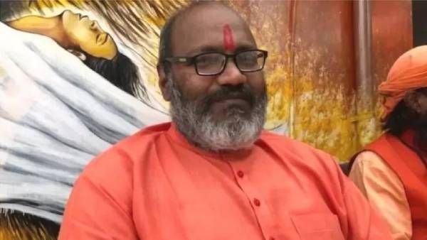 मुसलमानों को लेकर भड़काऊ भाषण देने वालों पर पुलिस का शिकंजा, नरसिंहानंद समेत कई पर केस