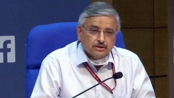 ओमिक्रॉन माइल्ड इंफेक्शन, ऑक्सीजन की ज्यादा जरूरत नहीं: एम्स निदेशक