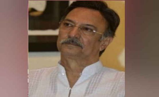 75 के हुए सुरेश ओबेरॉय, 400 रुपये लेकर मुंबई बनने आए थे हीरो, जानें अब कितनी संपत्ति के हैं मालिक