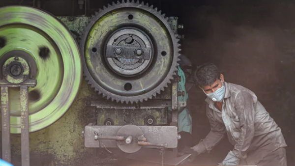 राहत: नवंबर, 2021 में आठ प्रमुख उद्योगों का संयुक्त सूचकांक 3.1 फीसदी बढ़ा