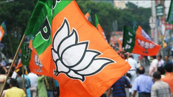 'मुस्लिम शख्स को पीटा, थूक चटवाया और कहा- बोलो जय श्री राम', धनबाद में BJP कार्यकर्ताओं ने की बदसलूकी