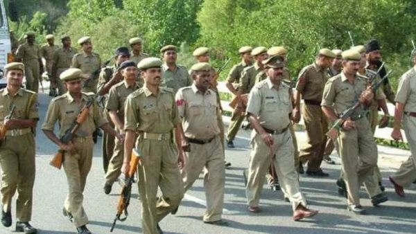 उत्तराखंड में पुलिस आंदोलन नहीं ला पाया रंग ,लेकिन छत्तीसगढ़ में पुलिसकर्मियों के चेहरे खिले