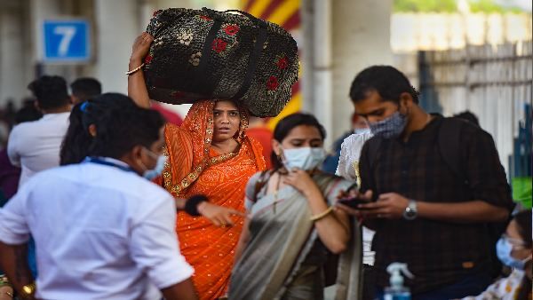 कोरोना की तीसरी लहर पर SBI की रिसर्च रिपोर्ट, बताया कब होगा इसका अंत