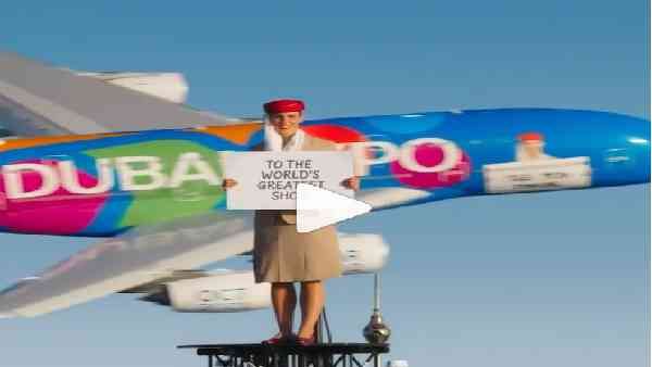 Watch Video: बुर्ज खलीफा के ऊपर खड़ी थी एयर होस्टेस, पीछे से गुजरा Airbus A380,अद्भुत नजारा