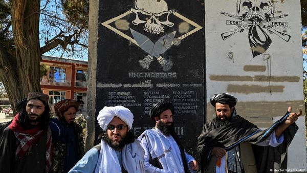 चाभियां दफ्तर में रखी हैं, कहकर दूतावास छोड़ गए अफगान राजदूत