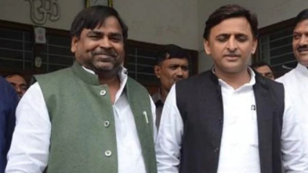 उम्रकैद की सजा काट रहे गायत्री प्रजापति की पत्नी को सपा ने दिया टिकट, अखिलेश ने सफाई में क्या कहा?