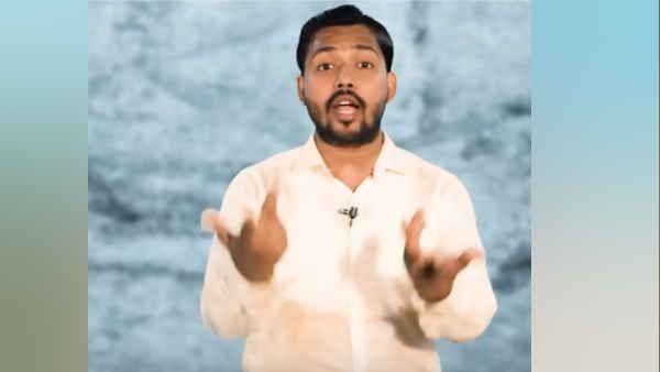 जानिए कौन हैं खान सर, जिन पर लगा है छात्रों को भड़काने का आरोप