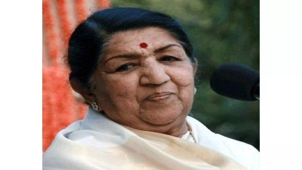 अभी भी आईसीयू में हैं स्वर कोकिला लता मंगेशकर, डॉक्टर बोले- ठीक होने में लगेगा समय