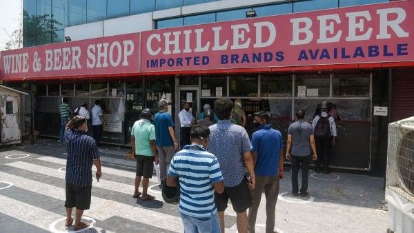 दिल्ली में 21 नहीं अब केवल 3 दिन होगा ड्राई डे, इन तीन दिन नहीं मिलेगी शराब