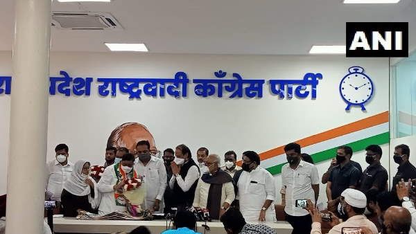 मालेगांवः मेयर सहित 27 पार्षद कांग्रेस छोड़ NCP में शामिल, अजित पवार ने दिलाई सदस्यता