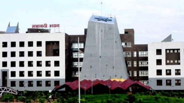छत्तीसगढ़ में बड़े पैमाने पर प्रशासनिक फेरबदल ,रातों-रात 23 अधिकारियों के तबादले