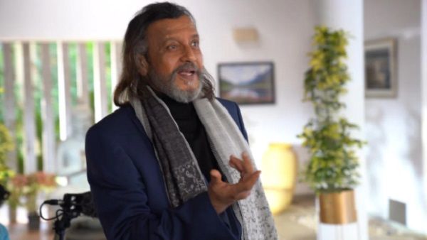 Projapati फिल्‍म की शूटिंग के लिए मिथुन चक्रवर्ती पहुंचे वाराणसी, गंगा में लगाए डुबकी