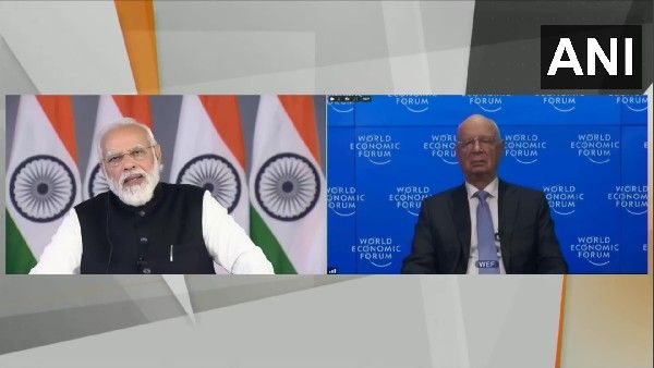वर्ल्ड इकोनॉमिक फोरम में पीएम मोदी ने बताई विश्व को भारत की ताकत, गिनाईं उपलब्धियां