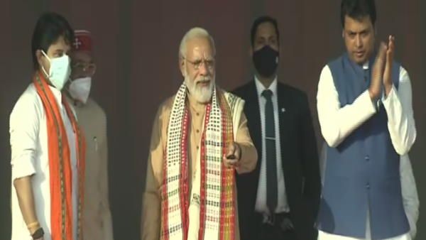 पीएम मोदी ने किया अगरतला एयरपोर्ट के नए टर्मिनल का उद्घाटन, बोले- डबल इंजन सरकार का कोई मुकाबला नहीं