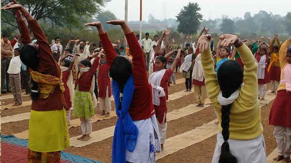 ऑल इंडिया मुस्लिम पर्सनल लॉ बोर्ड ने स्‍कूलों में आयोजित किए जा रहे सूर्य नमस्‍कार कार्यक्रम पर जताया विरोध