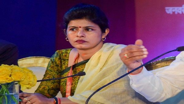 योगी की मंत्री स्वाति सिंह की ऑडियो वायरल, पति दयाशंकर सिंह पर लगाया मारपीट का आरोप