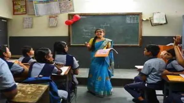 शिक्षकों को छत्तीसगढ़ सरकार का तोहफा, अब 3 साल में ही मिल जाएगा प्रमोशन