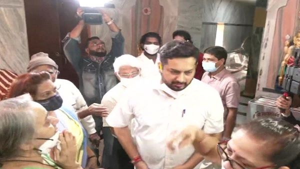 Goa Polls: मनोहर पर्रिकर के बेटे उत्पल आज करेंगे नामांकन, मंदिर में टेका मत्था, भाजपा पर कसा तंज