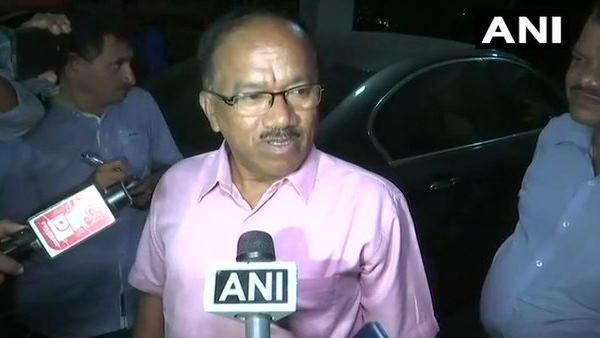 गोवा में भाजपा को झटका, टिकट कटने से नाराज पूर्व सीएम लक्ष्मीकांत पारसेकर का पार्टी छोड़ने का ऐलान